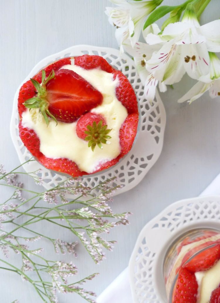 Trifle aux fraises et mousse de lemon curd