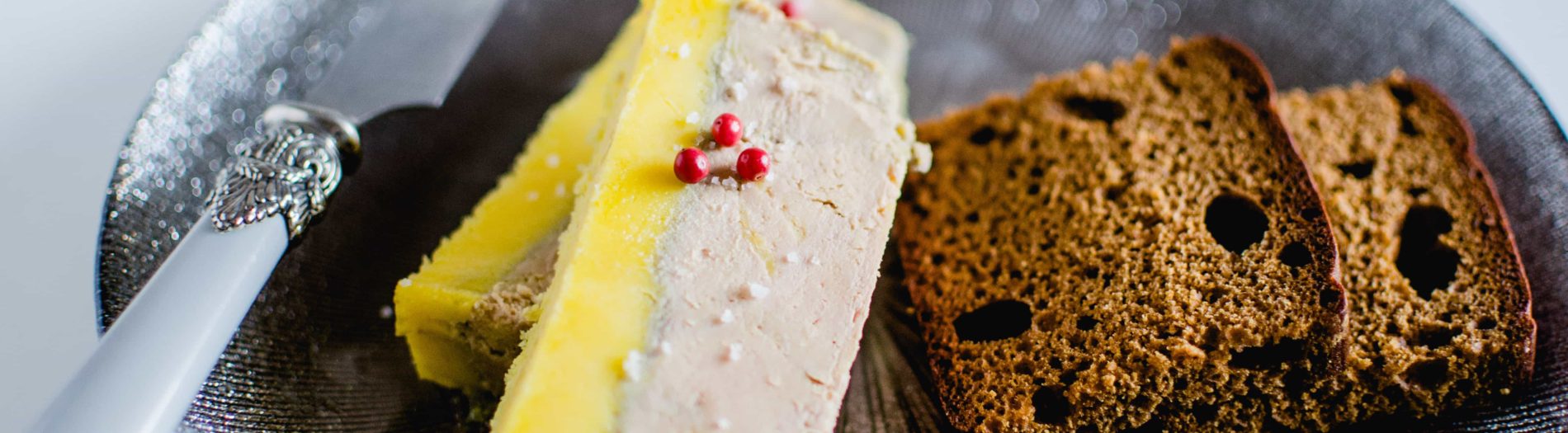 Foie gras en terrine au muscat et armagnac